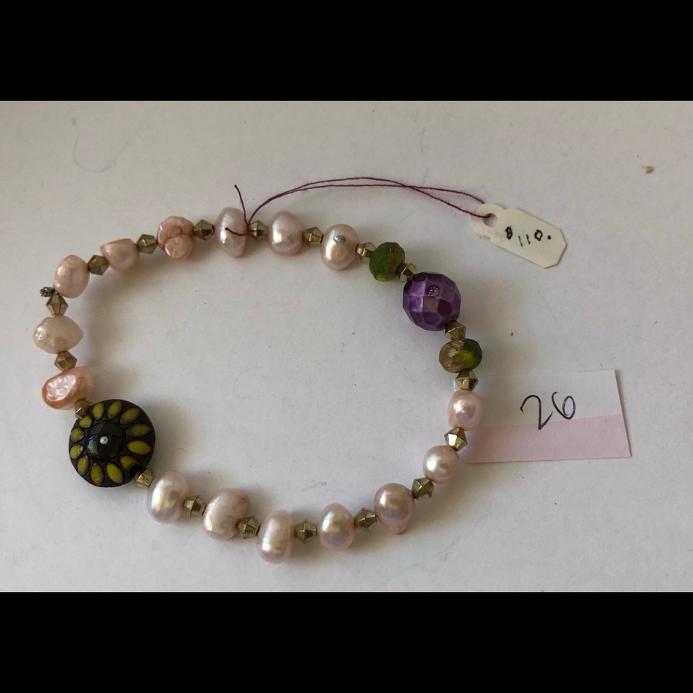 Beaded and freshwater pearl bracelet (#26) - Picture 2 of 4